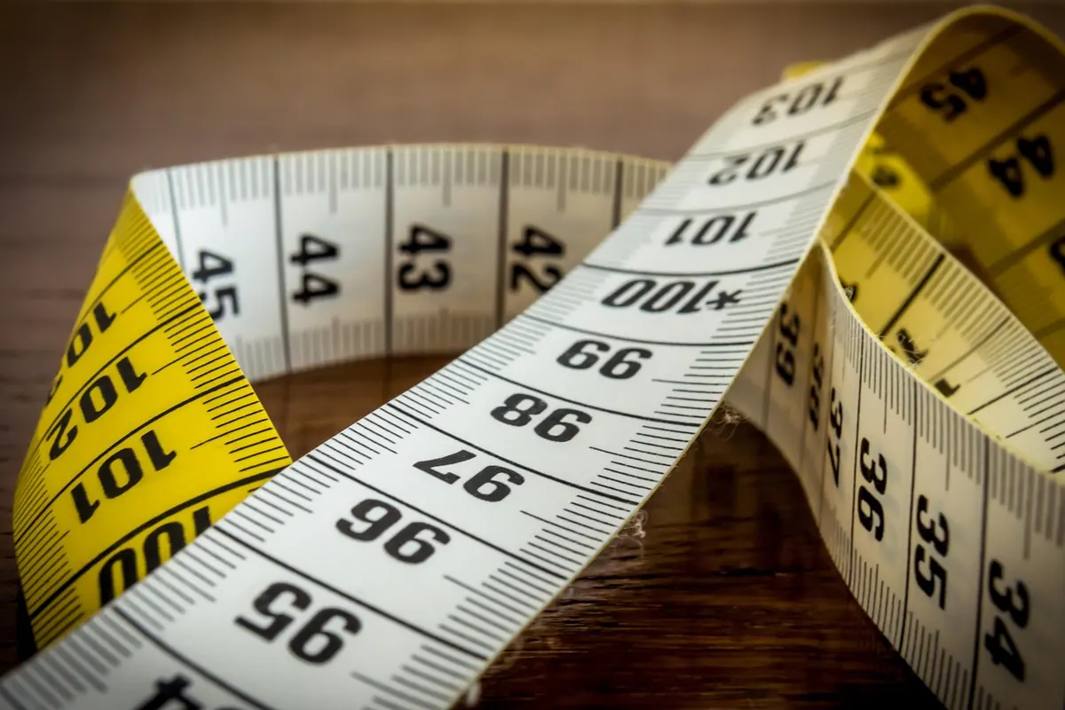 Bunting Size Guide: How Many Flags per Foot for Tables, Doorways, and Tents
